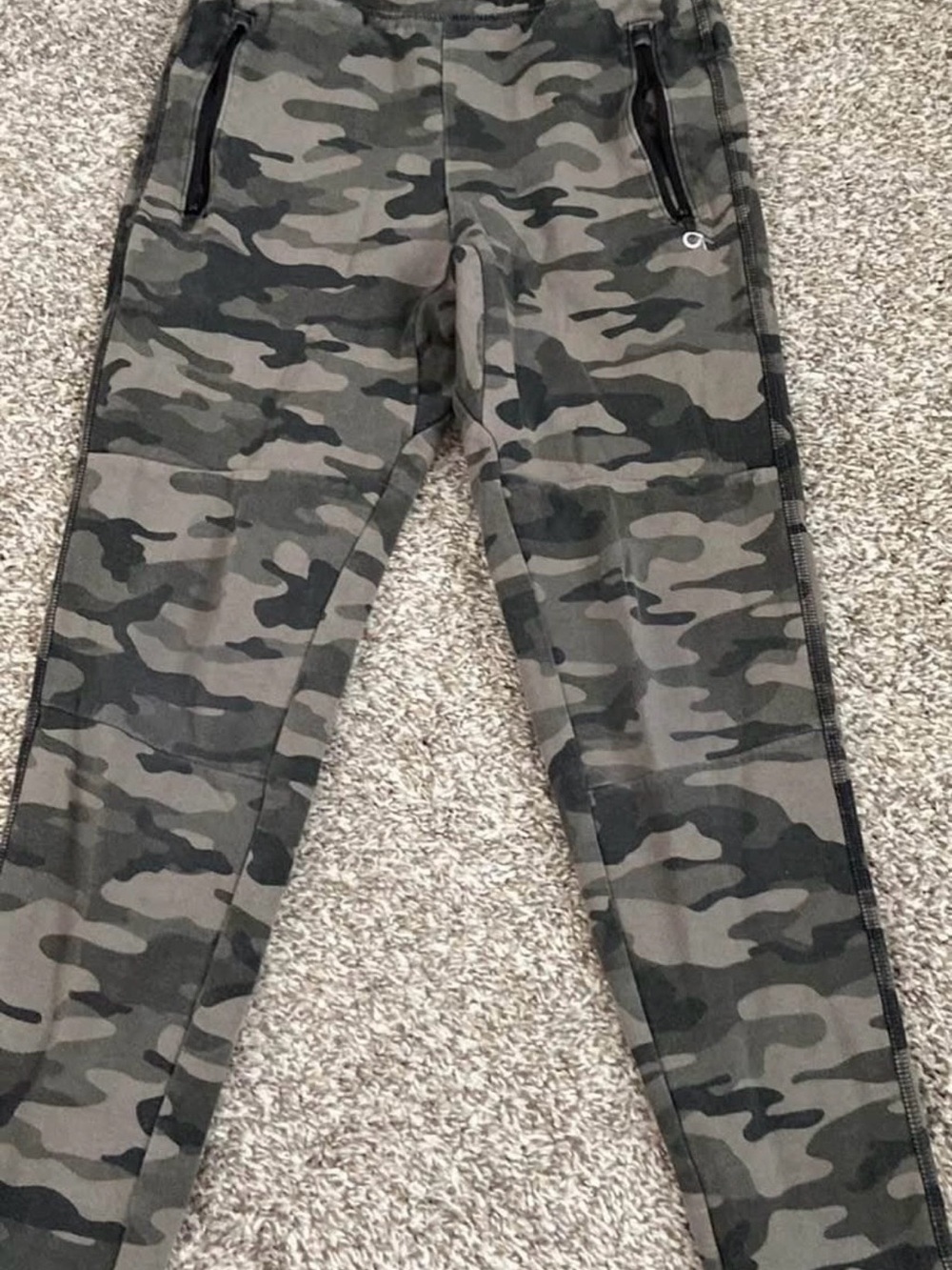 GAP Men's Olive Green & Gray Camo Jogger Pants